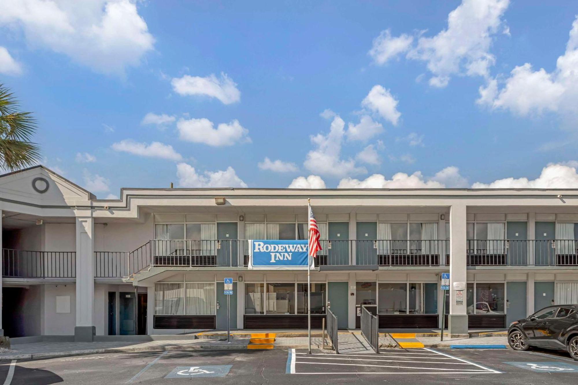 Rodeway Inn Orange Park Exterior photo